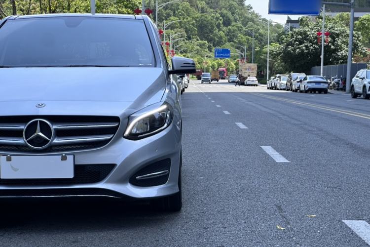 Used Mercedes-Benz B-Class 2018 B 200 Fashion Model Exterior 2