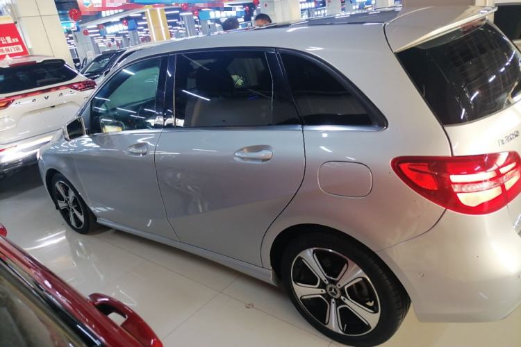 Used Mercedes-Benz B-Class 2018 B 200 Fashion Model Exterior 3