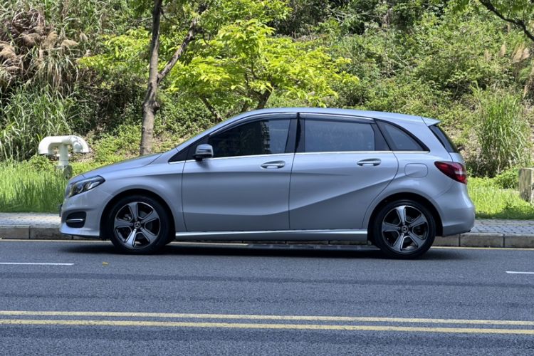 Used Mercedes-Benz B-Class 2018 B 200 Fashion Model Exterior 5