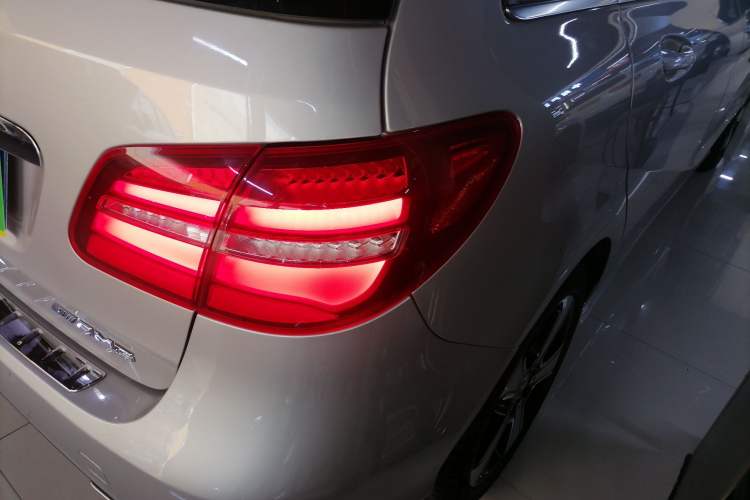 Used Mercedes-Benz B-Class 2018 B 200 Fashion Model Exterior 6