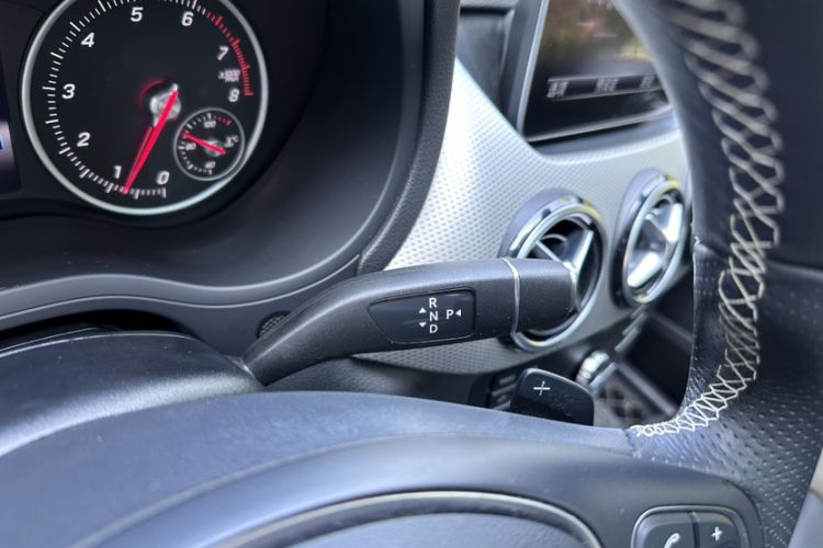 Used Mercedes-Benz B-Class 2018 B 200 Fashion Model Gear Lever
