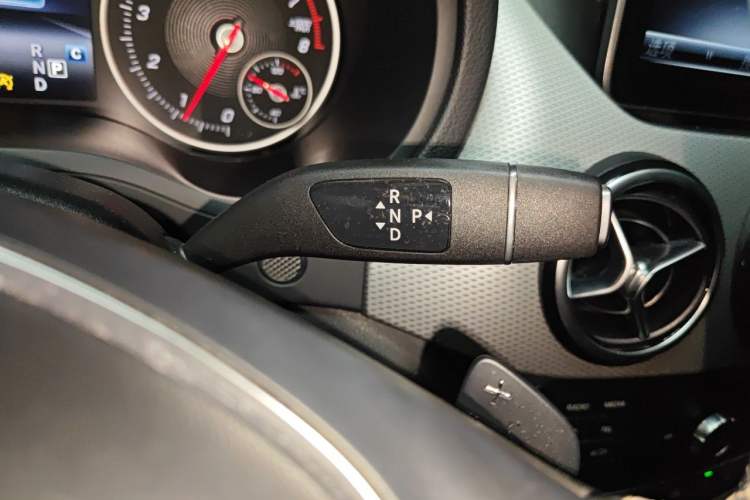 Used Mercedes-Benz B-Class 2018 B 200 Fashion Model Gear Lever