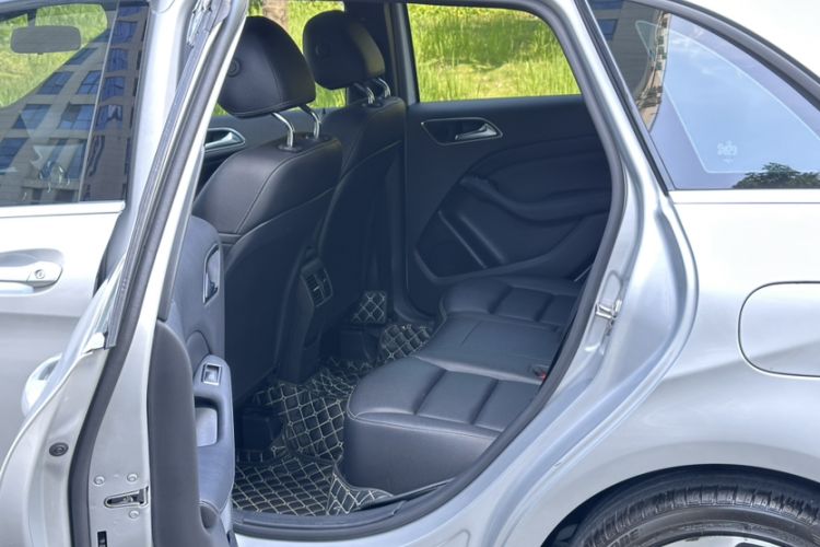Used Mercedes-Benz B-Class 2018 B 200 Fashion Model Interior 2