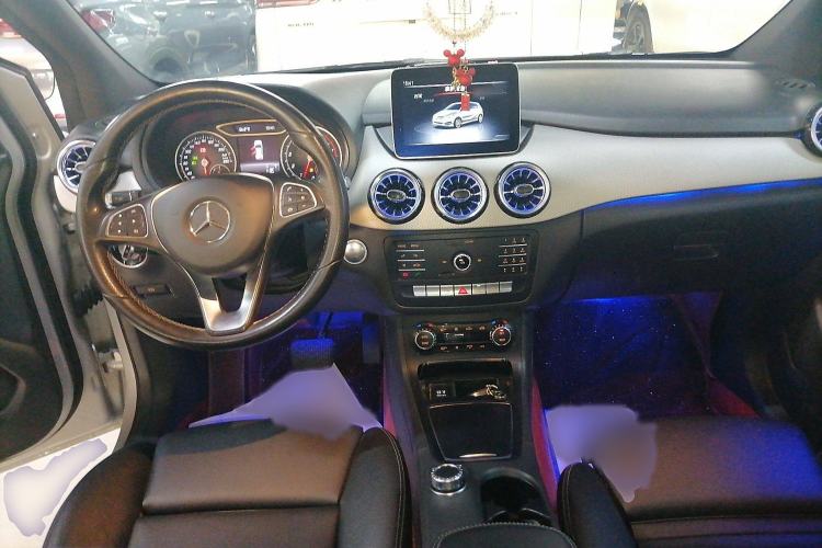 Used Mercedes-Benz B-Class 2018 B 200 Fashion Model Interior 2