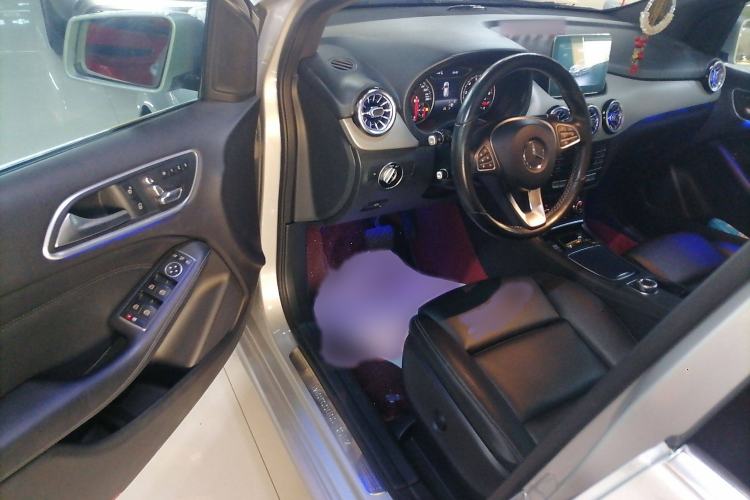 Used Mercedes-Benz B-Class 2018 B 200 Fashion Model Interior 3