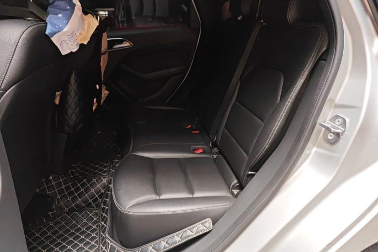 Used Mercedes-Benz B-Class 2018 B 200 Fashion Model Left Rear Seat