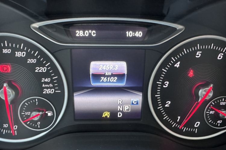 Used Mercedes-Benz B-Class 2018 B 200 Fashion Model Odometer Close Up
