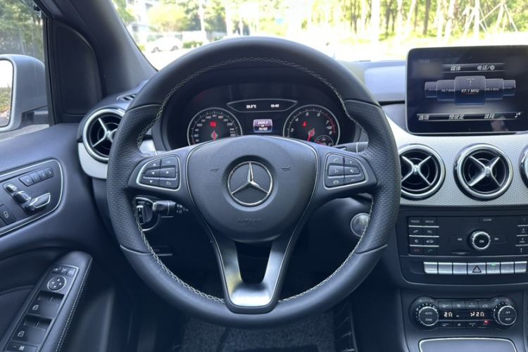 Used Mercedes-Benz B-Class 2018 B 200 Fashion Model Steering Wheel