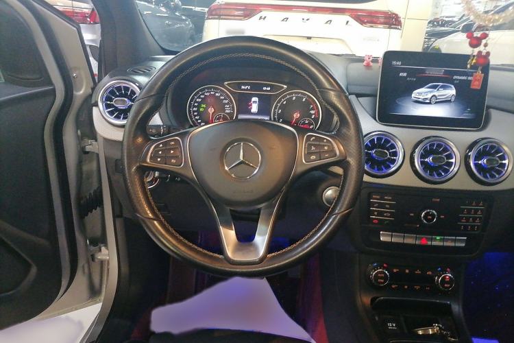 Used Mercedes-Benz B-Class 2018 B 200 Fashion Model Steering Wheel