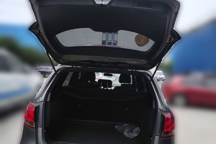 Used Mercedes-Benz B-Class 2018 B 200 Sport Edition Trunk
