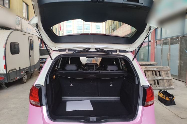 Used Mercedes-Benz B-Class 2018 B 200 Sport Edition Trunk