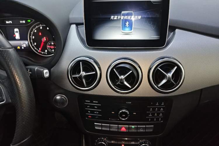 Used Mercedes-Benz B-Class 2018 B 200 Sport Edition Audio And AC Panel