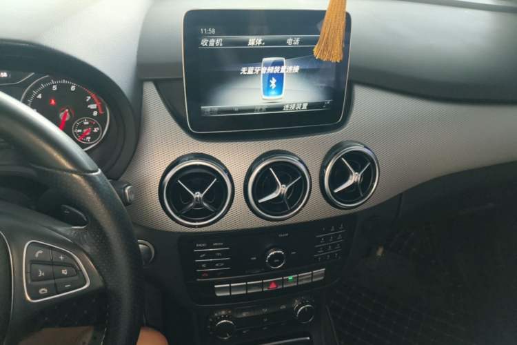 Used Mercedes-Benz B-Class 2018 B 200 Sport Edition Audio And AC Panel