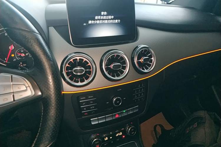 Used Mercedes-Benz B-Class 2018 B 200 Fashion Model Audio And AC Panel