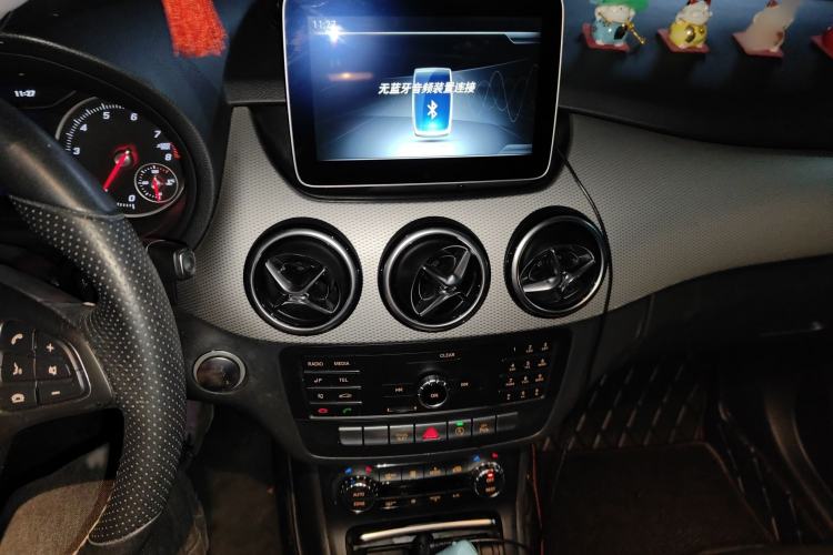 Used Mercedes-Benz B-Class 2018 B 200 Fashion Model Audio And AC Panel