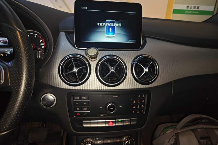 Used Mercedes-Benz B-Class 2018 B 200 Sport Edition Audio And AC Panel