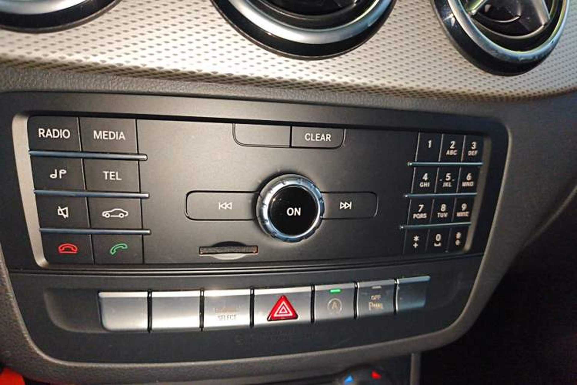 Used Mercedes-Benz B-Class 2018 B 200 Fashion Model Audio And AC Panel