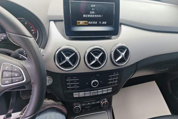 Used Mercedes-Benz B-Class 2018 B 200 Fashion Model Audio And AC Panel