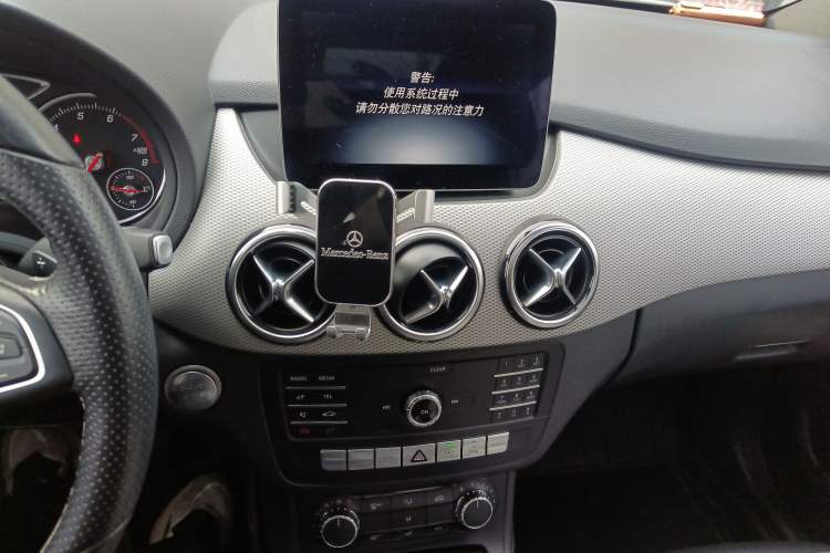 Used Mercedes-Benz B-Class 2018 B 200 Sport Edition Audio And AC Panel
