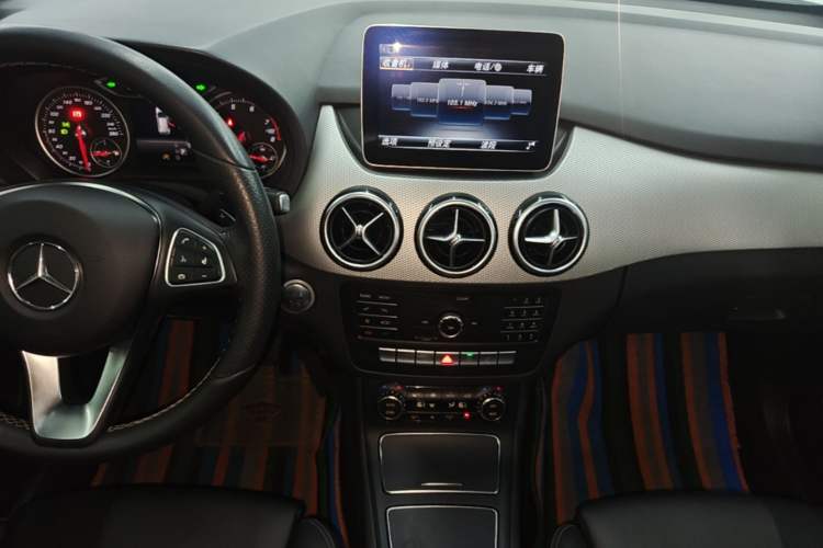 Used Mercedes-Benz B-Class 2018 B 200 Fashion Model Audio And AC Panel