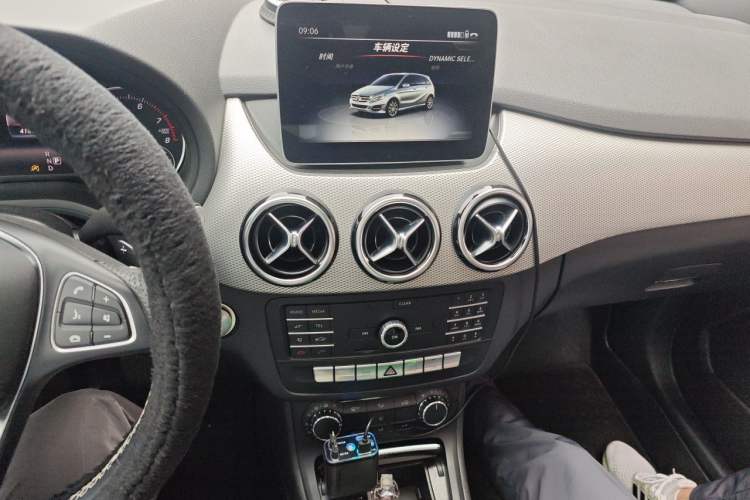 Used Mercedes-Benz B-Class 2018 B 200 Sport Edition Audio And AC Panel