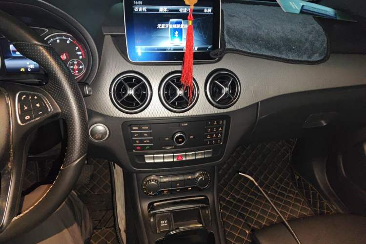 Used Mercedes-Benz B-Class 2018 B 200 Sport Edition Audio And AC Panel