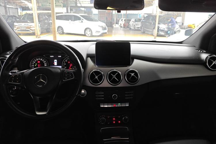 Used Mercedes-Benz B-Class 2018 B 200 Sport Edition Center Console