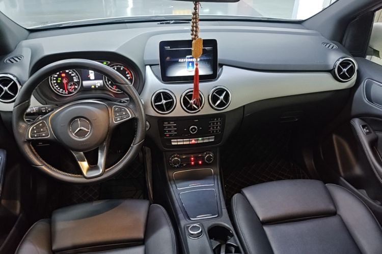 Used Mercedes-Benz B-Class 2018 B 200 Sport Edition Center Console