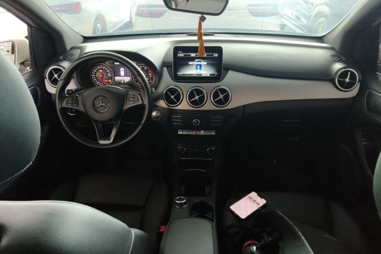 Used Mercedes-Benz B-Class 2018 B 200 Sport Edition Center Console