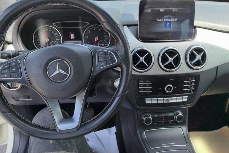 Used Mercedes-Benz B-Class 2018 B 200 Sport Edition Center Console