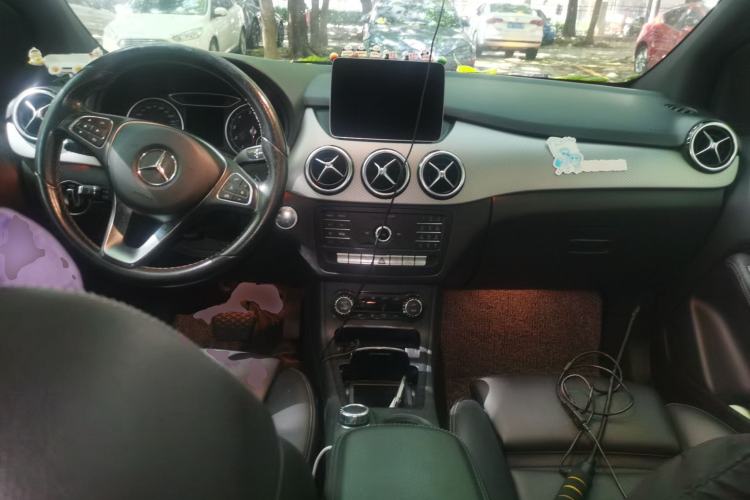 Used Mercedes-Benz B-Class 2018 B 200 Sport Edition Center Console