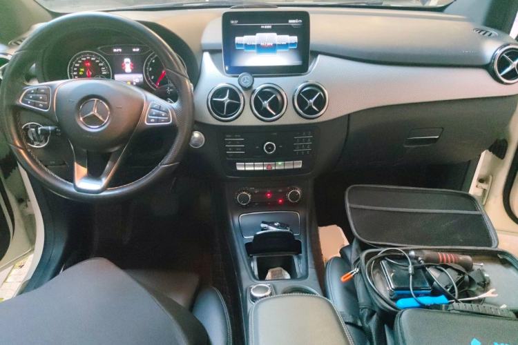 Used Mercedes-Benz B-Class 2018 B 200 Sport Edition Center Console