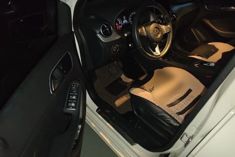 Used Mercedes-Benz B-Class 2018 B 200 Sport Edition Driver Seat