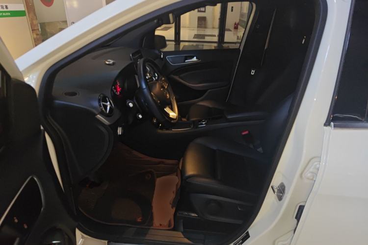 Used Mercedes-Benz B-Class 2018 B 200 Sport Edition Driver Seat