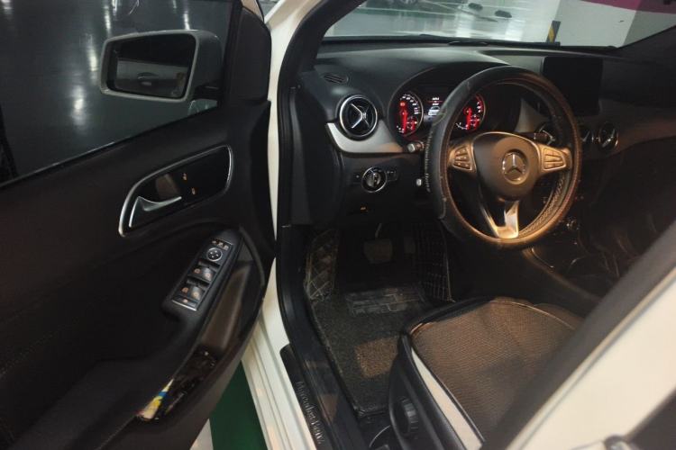 Used Mercedes-Benz B-Class 2018 B 200 Sport Edition Driver Seat