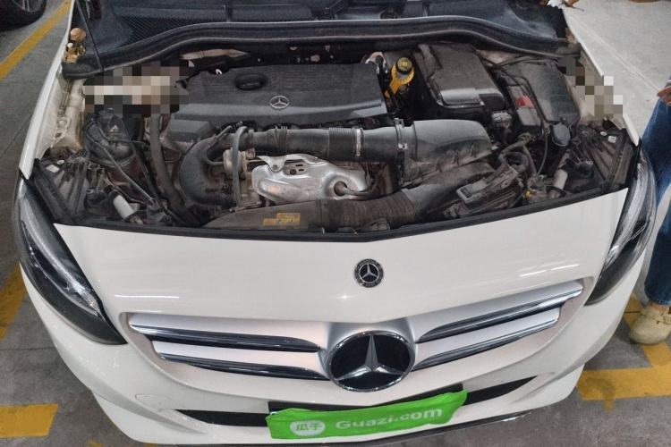 Used Mercedes-Benz B-Class 2018 B 200 Fashion Model Engine Bay