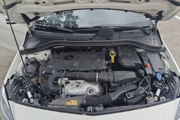 Used Mercedes-Benz B-Class 2018 B 200 Sport Edition Engine Bay