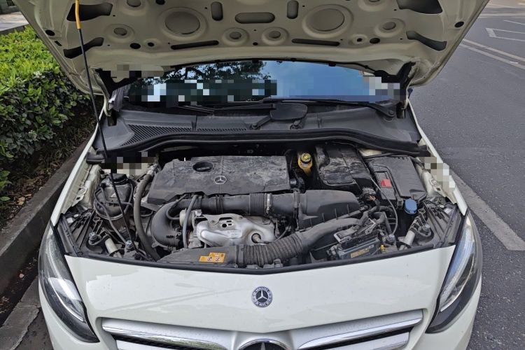 Used Mercedes-Benz B-Class 2018 B 200 Fashion Model Engine Bay