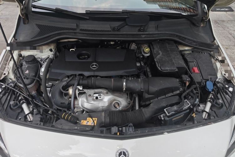 Used Mercedes-Benz B-Class 2018 B 200 Fashion Model Engine Bay