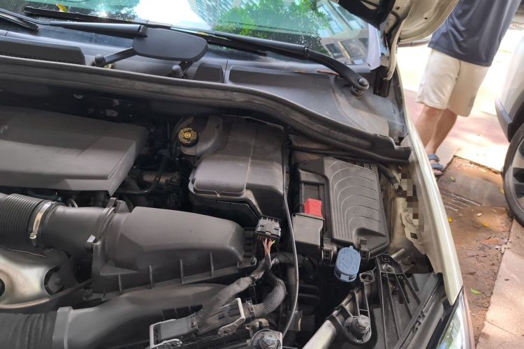 Used Mercedes-Benz B-Class 2018 B 200 Sport Edition Engine Bay Left
