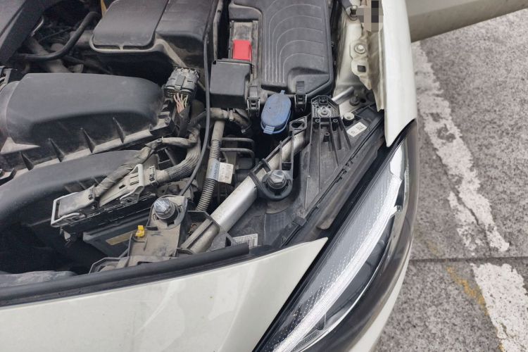 Used Mercedes-Benz B-Class 2018 B 200 Fashion Model Engine Bay Left