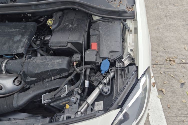 Used Mercedes-Benz B-Class 2018 B 200 Sport Edition Engine Bay Left