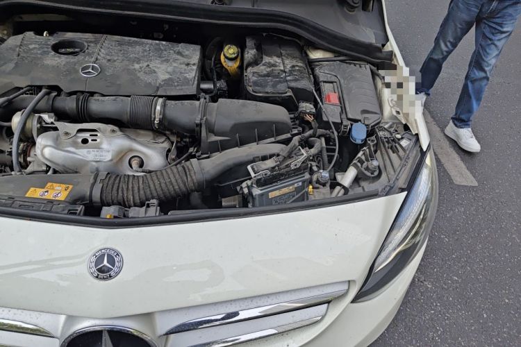 Used Mercedes-Benz B-Class 2018 B 200 Fashion Model Engine Bay Left