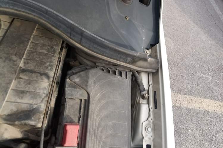 Used Mercedes-Benz B-Class 2018 B 200 Sport Edition Engine Bay Left
