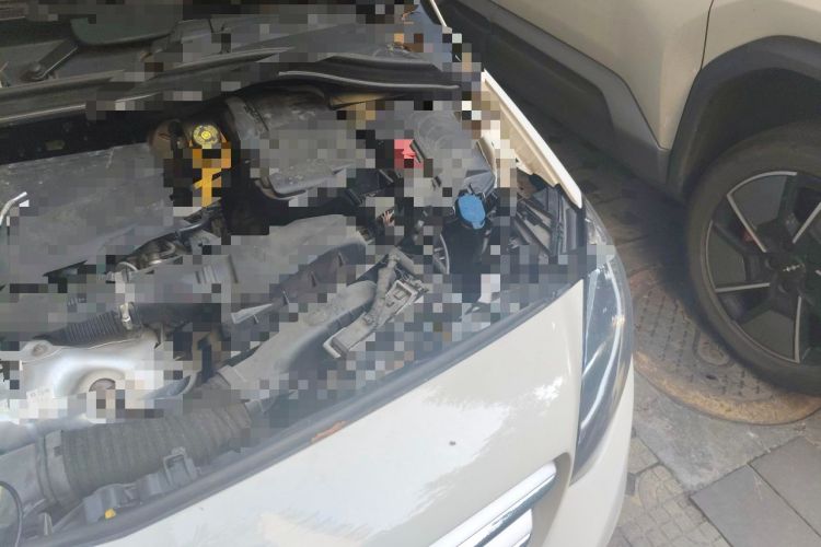 Used Mercedes-Benz B-Class 2018 B 200 Sport Edition Engine Bay Left