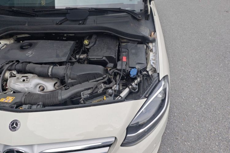 Used Mercedes-Benz B-Class 2018 B 200 Sport Edition Engine Bay Left
