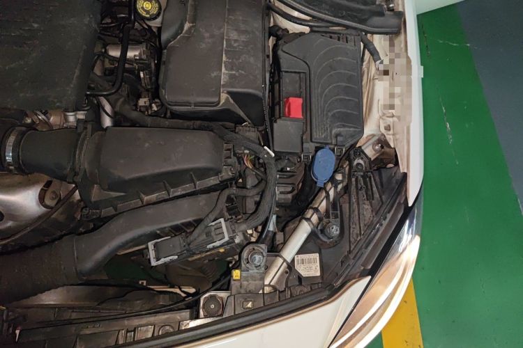 Used Mercedes-Benz B-Class 2018 B 200 Sport Edition Engine Bay Left