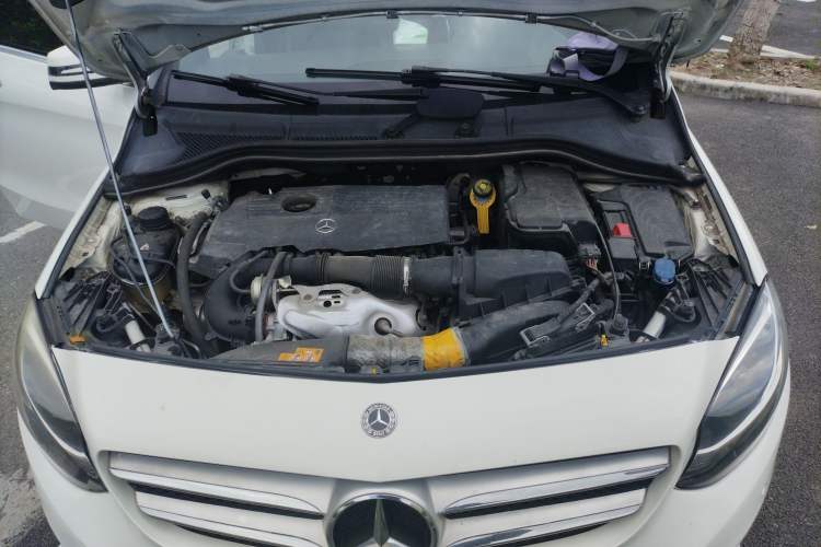 Used Mercedes-Benz B-Class 2018 B 200 Sport Edition Engine Bay