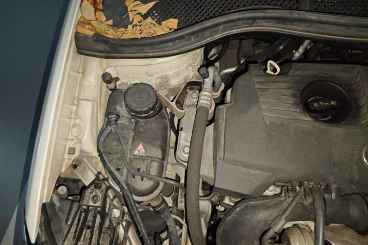 Used Mercedes-Benz B-Class 2018 B 200 Sport Edition Engine Bay Right