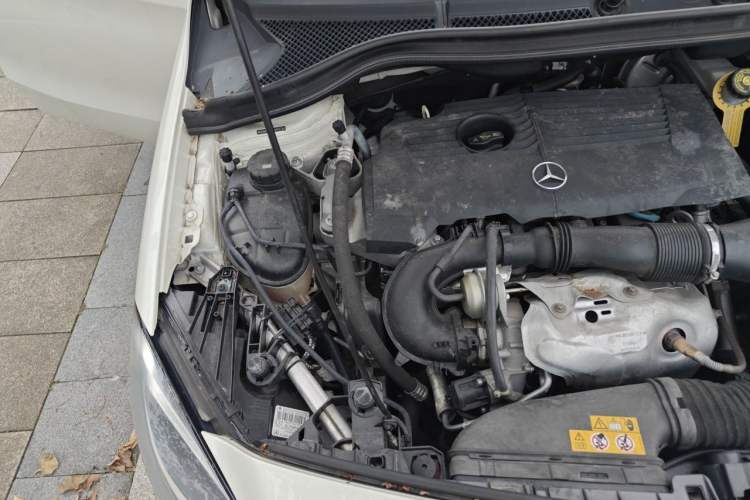 Used Mercedes-Benz B-Class 2018 B 200 Sport Edition Engine Bay Right